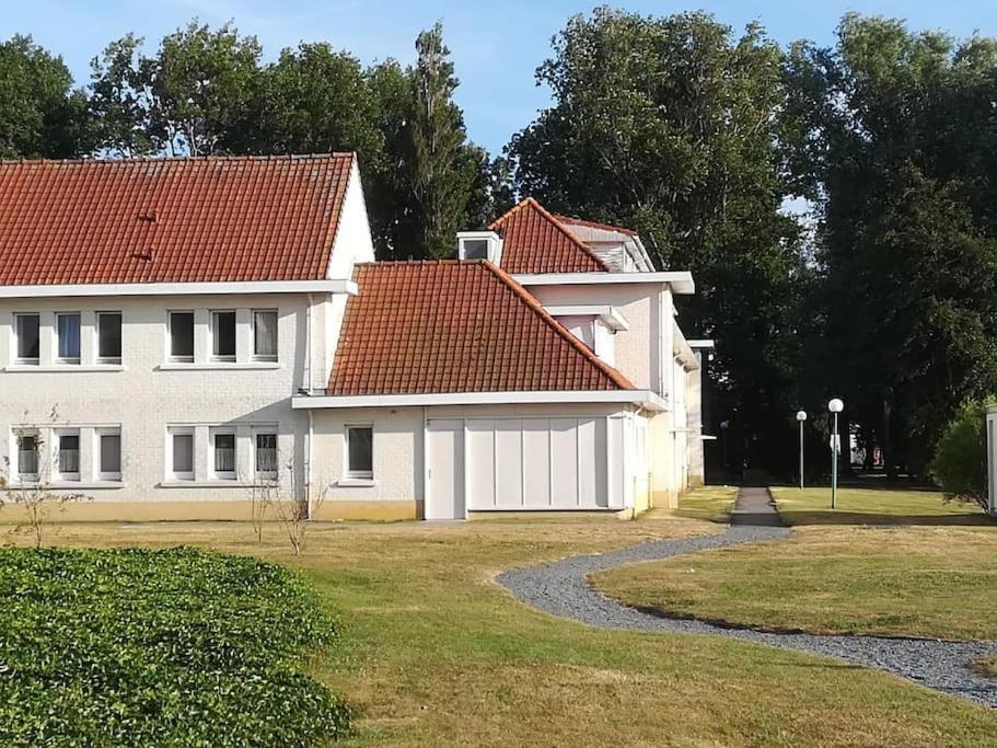 דה האן Spacieux Duplex Pres De La Mer 4 Chambres 2 Sdb מראה חיצוני תמונה